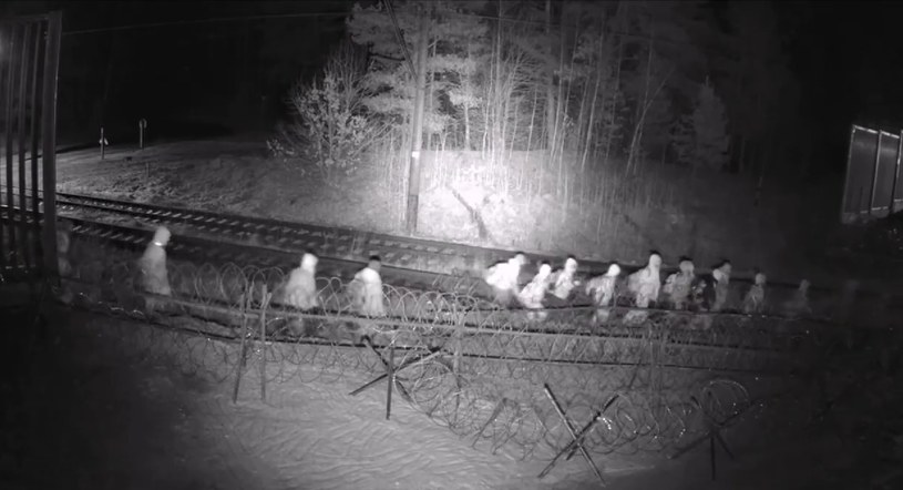 Zatrzymano grupę obywateli z Egiptu. Granicę przekroczyli na torowisku /Straż Graniczna /Twitter
