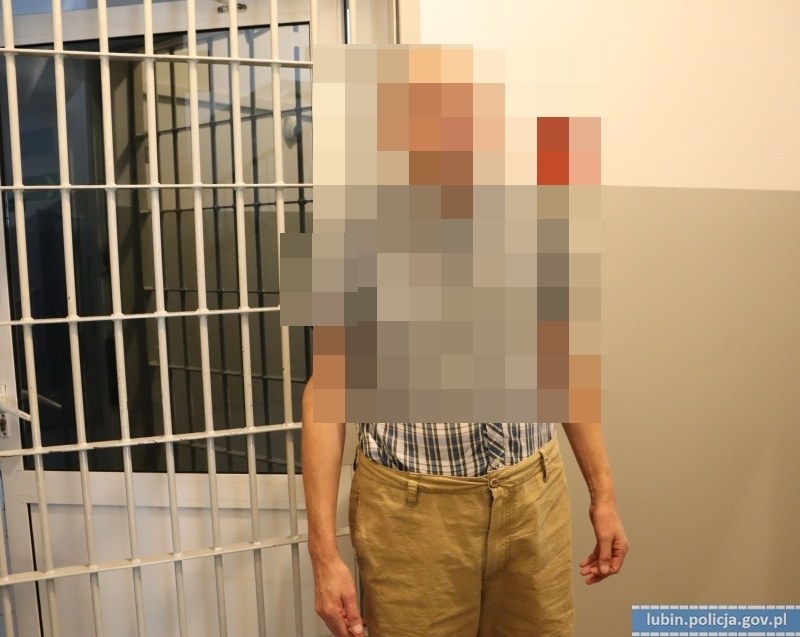 Zatrzymany liczył, że wezwane służby naprawią awarię wody /Dolnośląska Policja /Policja