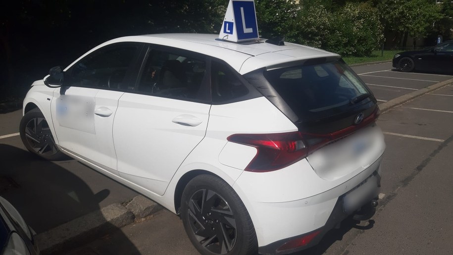 Zatrzymany samochód nauki jazdy /Policja