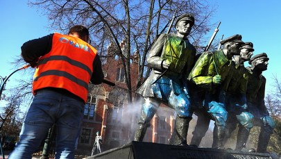 Zatrzymany sprawca dewastacji pomnika Piłsudskiego i Czwórki Legionowej w Krakowie 