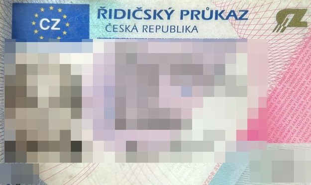 Zatrzymany wylegitymował się podrobionym, "czeskim" prawem jazdy /KMP Szczecin /Policja