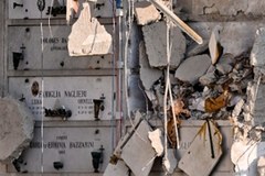 Zawalenie się ściany cmentarza w Neapolu