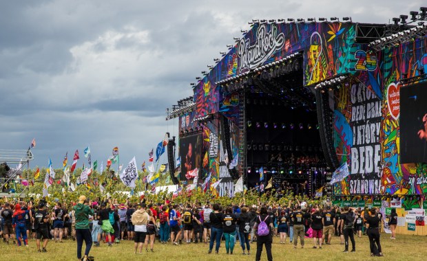 Zawaliła się konstrukcja na Pol'and'Rock Festival. Są poszkodowani