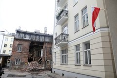 Zawaliła się ściana zabytkowej kamienicy w Warszawie 