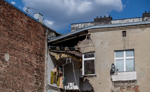 Zawalona kamienica w Łodzi. Ruszyła pomoc prawna dla mieszkańców