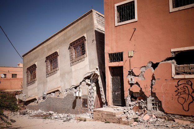 Zawalone budynki w Marakeszu. /YOAN VALAT  /PAP/EPA