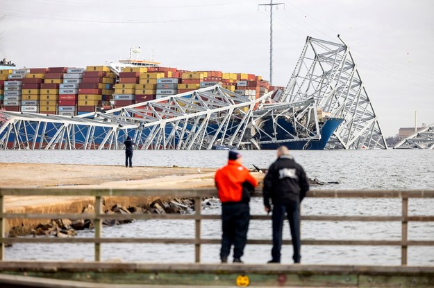 Zawalony most w Baltimore /JIM LO SCALZO /PAP/EPA