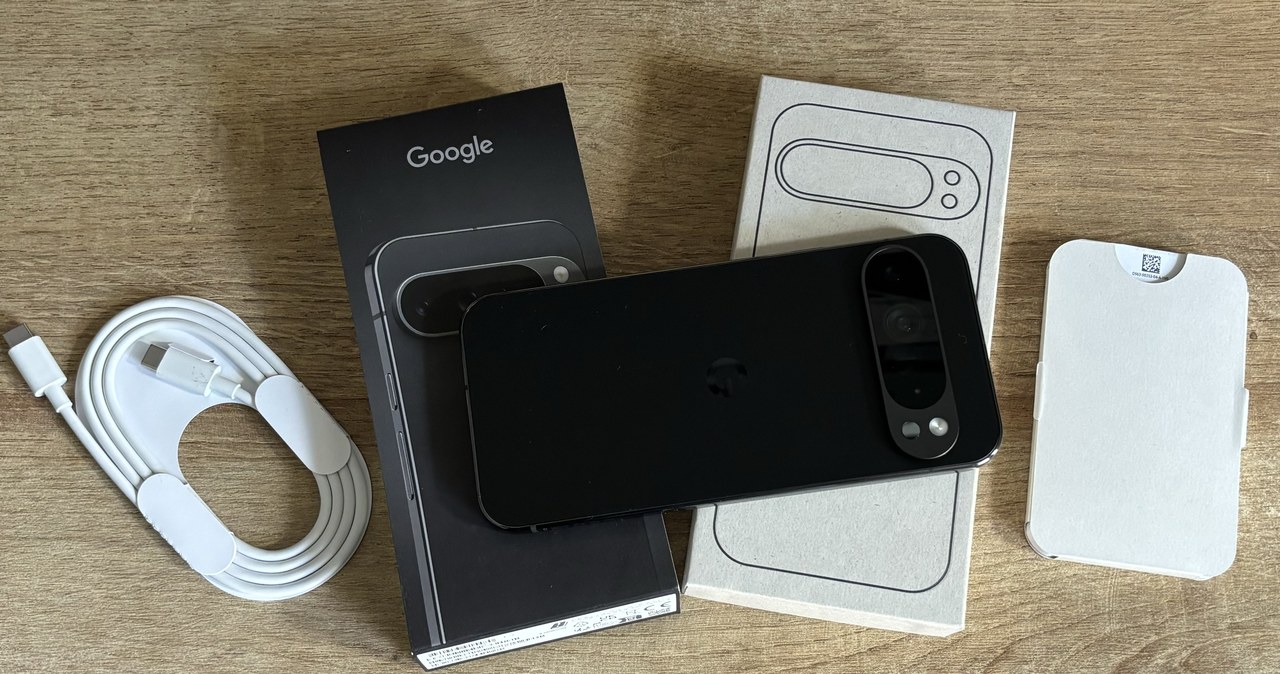 Zawartość opakowania Google Pixel 9 Pro XL. /Dawid Długosz /INTERIA.PL