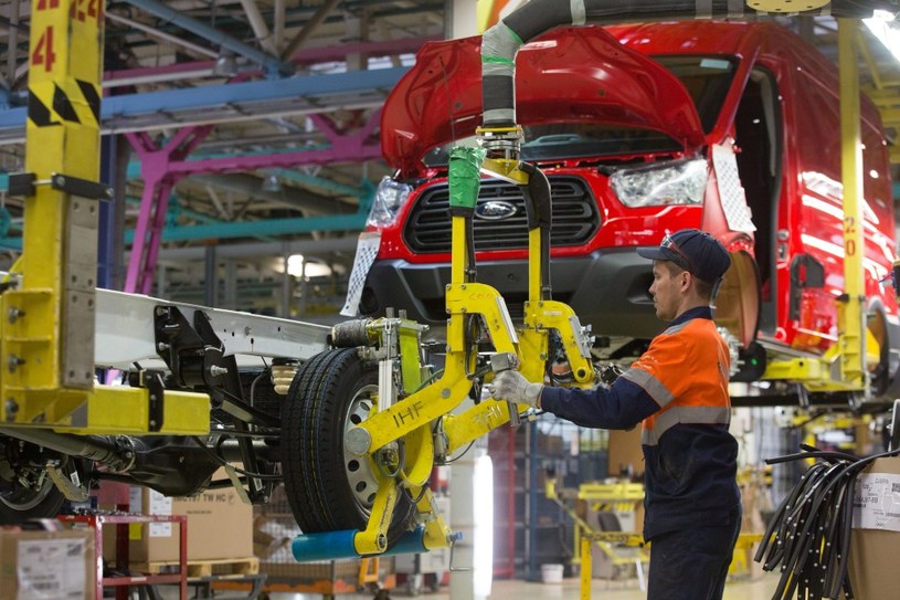 Zawieszona w marcu produkcja Fordów Transitów w Rosji już nie zostanie wznowiona /Getty Images