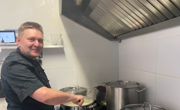 "Zawieszone obiady" na Mokotowie. "Ludzie przychodzą tutaj się żalić"