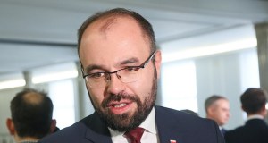 Zawieszony poseł PiS odpowiada na zarzuty i spekulacje