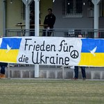 Zawodnicy Bundesligi i jej zaplecza zagrają piłkami z flagą Ukrainy
