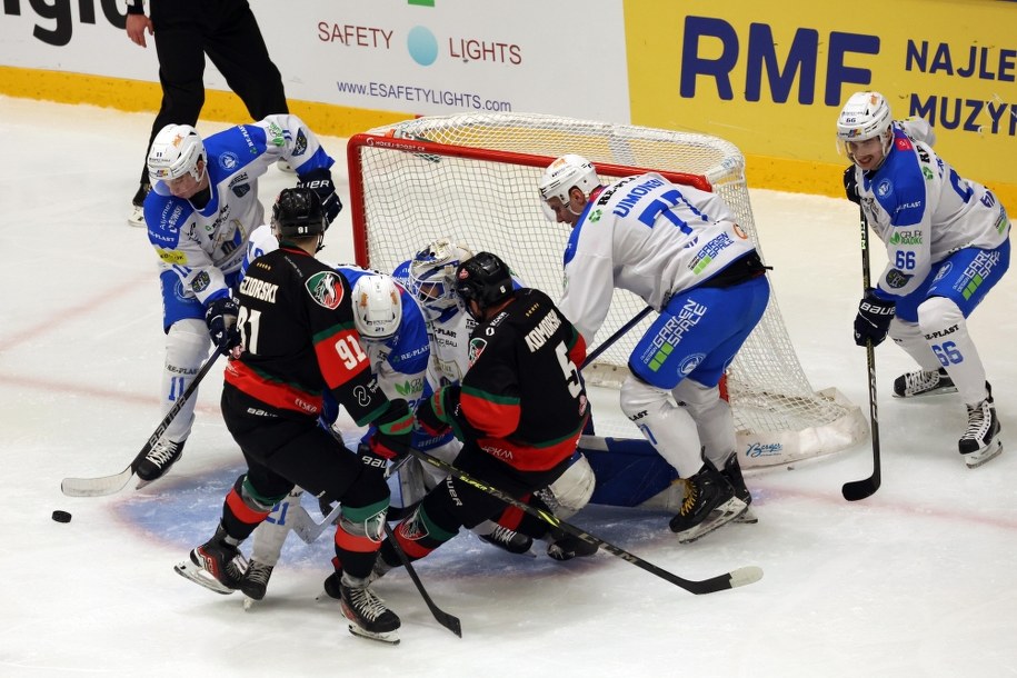 Zawodnicy GKS Tychy pokonali Re-Plast Unię Oświęcim i zagrają w finale Pucharu Polski /Grzegorz Momot /PAP