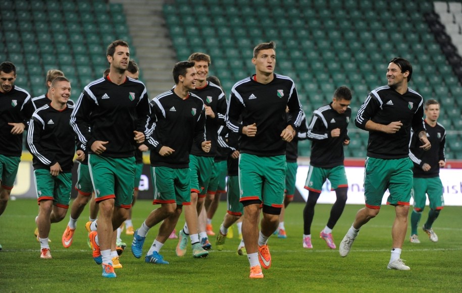 Zawodnicy Legii podczas treningu na Pepsi Arenie w Warszawie /Bartłomiej Zborowski /PAP