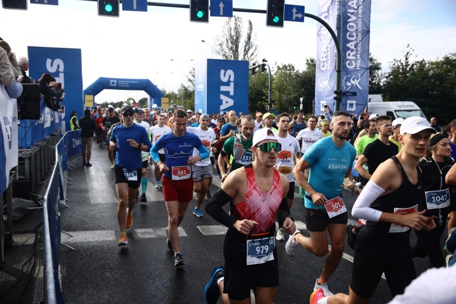 Zawodnicy na starcie 9. Cracovia Półmaratonu Królewskiego /PAP/Art Service /PAP