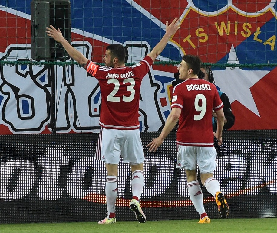 Zawodnicy Wisły Kraków Paweł Brożek i Rafał Boguski /Jacek Bednarczyk /PAP