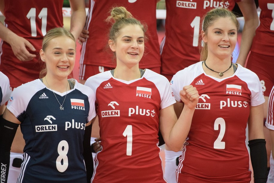 Zawodniczki siatkarskiej reprezentacji Polski Maria Stenzel (L) Julia Nowicka (C) i Martyna Grajber (P) /Grzegorz Michałowski /PAP