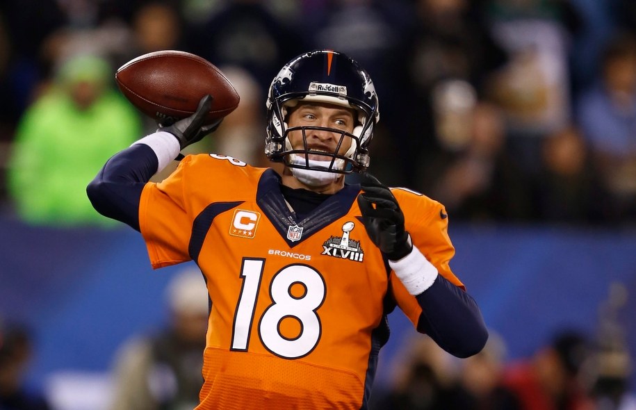 Zawodnik ligi futbolu amerykańskiego NFL, Peyton Manning /PAUL BUCK  /PAP/EPA