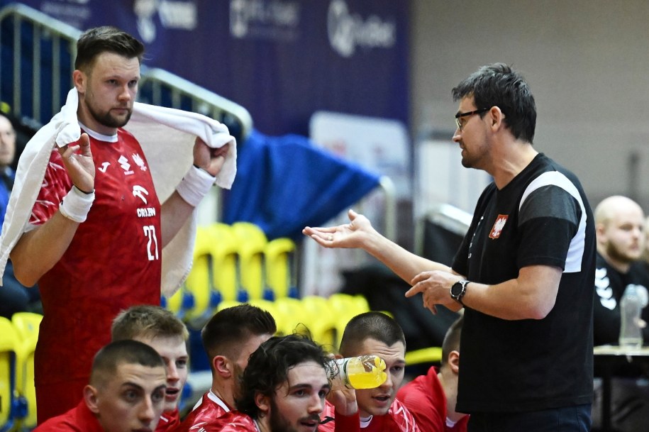 Zawodnik reprezentacji Polski Kamil Syprzak (L) i trener kadry Marcin Lijewski (P) / 	Adam Warżawa    /PAP