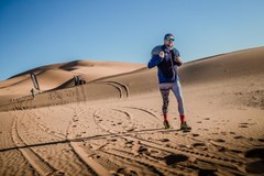Zawodnik RMF 4RACING Team OCR wygrał pierwszy w historii Runmageddon Sahara!