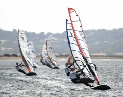Zawody windsurfingowe odbędą się w Łebie /AFP