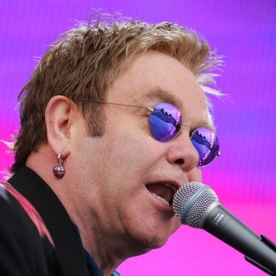 Zawsze dobrze jest wracać do Polski - mówił Elton John /AFP
