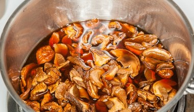 Zawsze dodaję to do wody do moczenia grzybów. Dzięki temu nie są gorzkie 