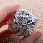 Zawsze noszę folię aluminiową w torebce. Zimą rozwiązuje uciążliwy problem