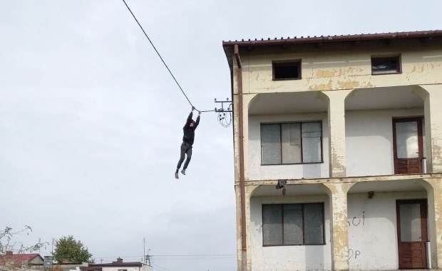 Zbiegł z poprawczaka, przed policją uciekał niczym akrobata