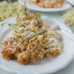 Zbierz je, zanim przekwitną. Smażone kwiaty bzu w cieście smakują jak pączki z innego wymiaru 