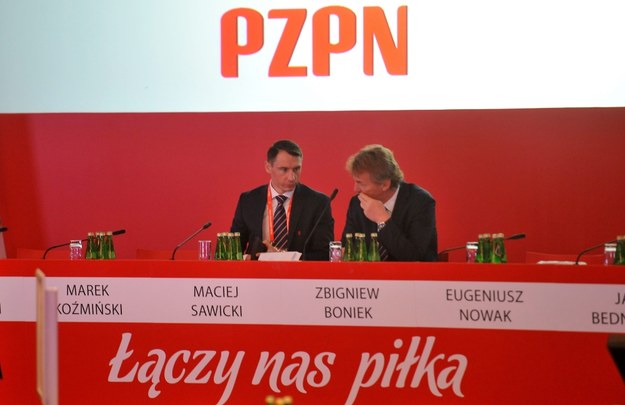 Zbigniew Boniek i sekretarz PZPN Maciej Sawicki /Bartłomiej Zborowski /PAP