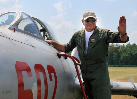 Zbigniew Niemczycki na pikniku lotniczym Goraszce 2007 /East News