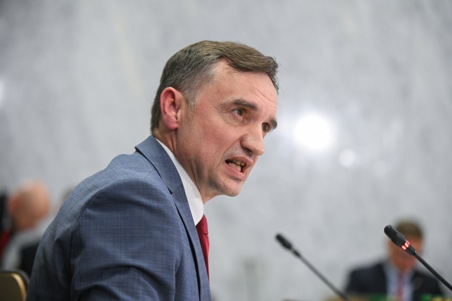 Zbigniew Ziobro na posiedzeniu sejmowej Komisji śledczej ds. inwigilacji systemem Pegasus, Warszawa, 29 września 2025 / 	Marcin Obara  /PAP