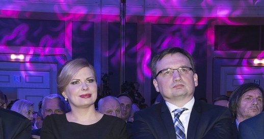 Zbigniew Ziobro z żoną Patrycją "Pati Koti" Kotecką nie wezmą pieniędzy /Reporter