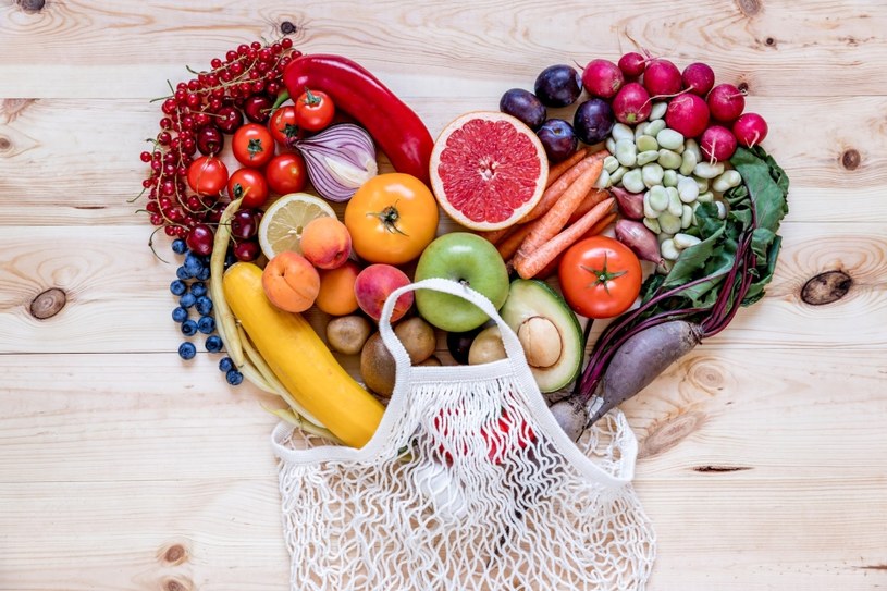 Zbilansowana dieta, składająca się z owoców i warzyw, pomoże zachować piękną opaleniznę na dłużej /123RF/PICSEL
