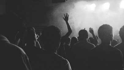 Zbiorowy gwałt na 18-latce. Syryjski uchodźca dosypał jej coś do napoju