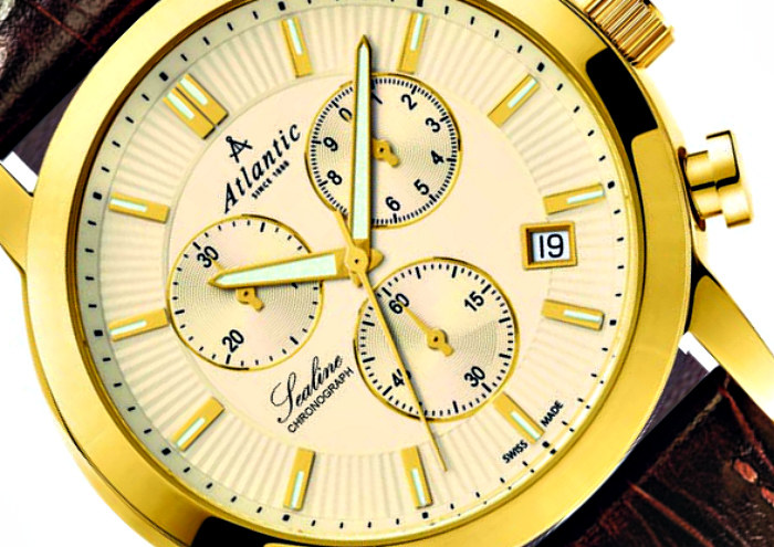 Zbliżenie na tarczę jednego z zegarków z linii Sealine Chronography /materiały prasowe