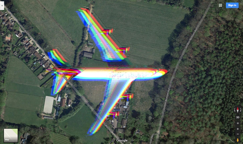 Zbliżenie samolotu uchwyconego na mapach Google /materiały prasowe