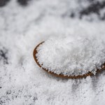 Zbyt dużo soli w diecie – trzy alarmujące sygnały