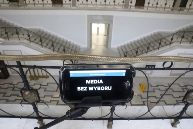 Zdaniem Porozumienia skutkiem nowego podatku byłaby "jeszcze głębsza dyskryminacja mediów krajowych w stosunku do podmiotów globalnych" / 	Tomasz Gzell    /PAP