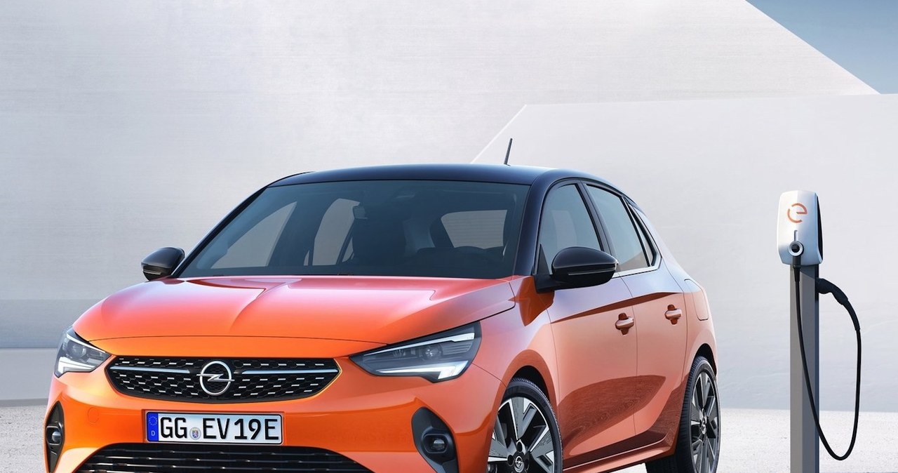 Zdaniem SAMARu Opel Corsa-e to jeden z najcięższych elektryków w porównaniu do auta z klasycznym napędem benzynowym /Informacja prasowa
