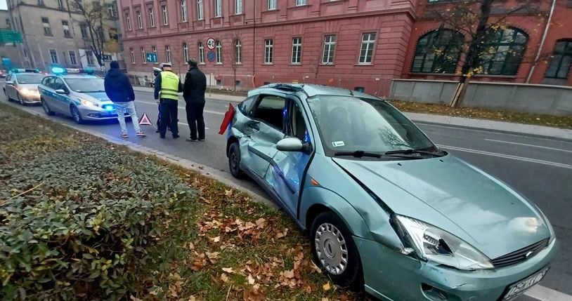 Zdaniem UFG polskie kary za brak polisy OC są łagodne. W wielu krajach UE kierowcy płacą zdecydowanie więcej /Jaroslaw Jakubczak/Polska Press/East News /Agencja SE/East News