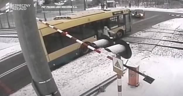 Zdarzenie uchwyciły kamery monitoringu / PKP PLK /Zrzut ekranu