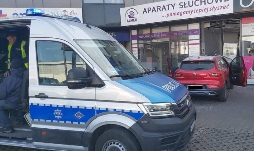 Zdarzenie zakwalifikowano jako kolizję, kierowca został ukarany mandatem /Policja