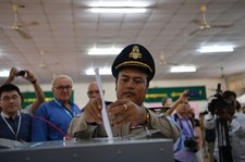 Zdelegalizowana opozycja. Trwają wybory w Kambodży