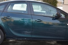 Zdemolowali kilkadziesiąt samochodów jednej nocy