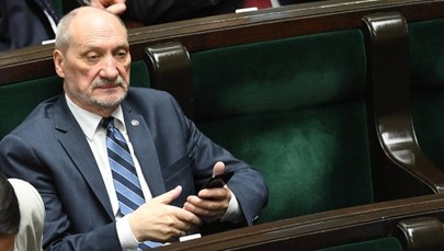 Zderzenie auta Antoniego Macierewicza. Wiozła go Żandarmeria Wojskowa