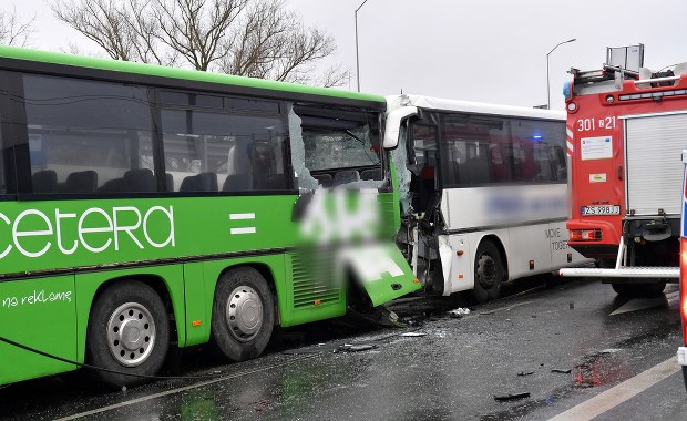 Zderzenie autobusów w Szczecinie. Ponad 20 poszkodowanych żołnierzy