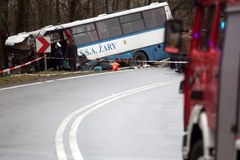 Zderzenie autobusu i cysterny, dwie osoby nie żyją