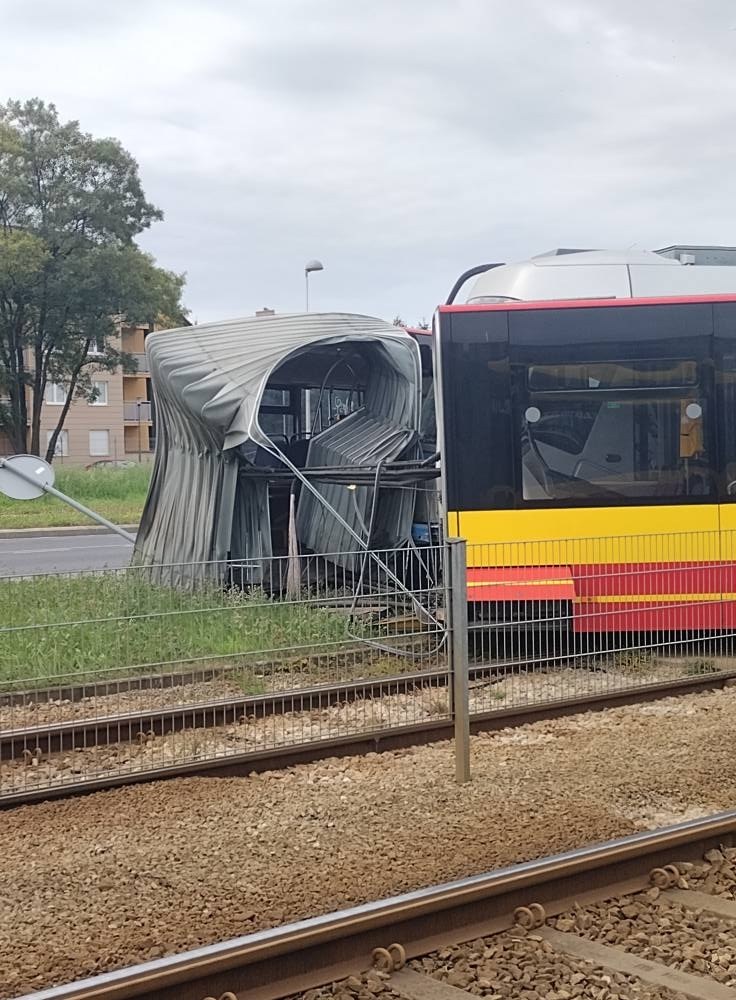 Zderzenie autobusu i tramwaju we Wrocławiu /Gorąca Linia RMF FM